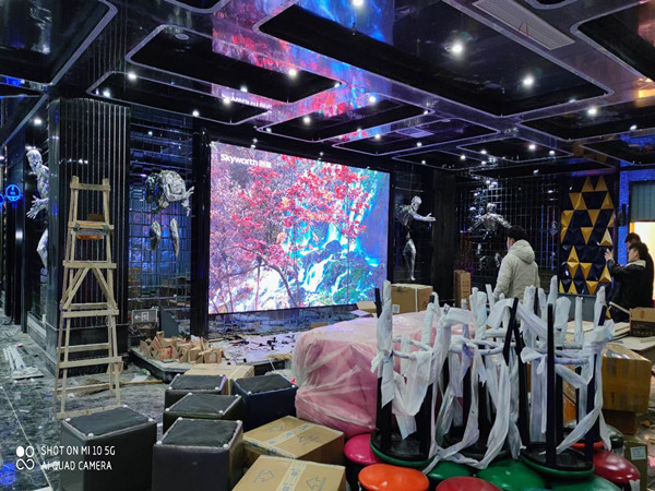 建湖室内P2.5全彩显示屏